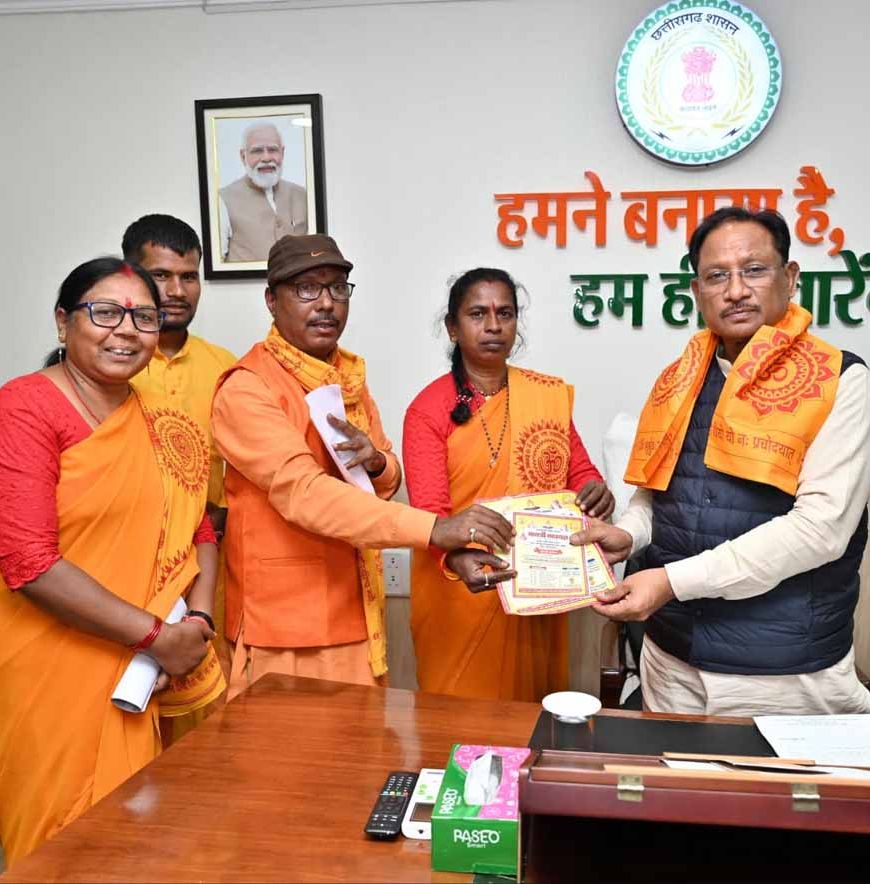 मुख्यमंत्री से अखिल विश्व गायत्री परिवार के सदस्यों ने सौजन्य मुलाकात की