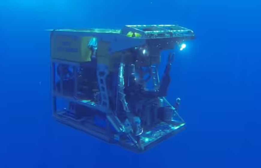 समुद्र की गहराई में 1300 मीटर: रोबोट ने खोला अज्ञात रहस्य