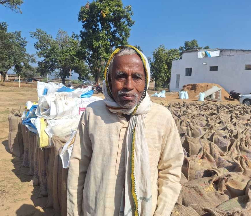 मृणाल मंडल ने धान विक्रय का सही मूल्य मिला
