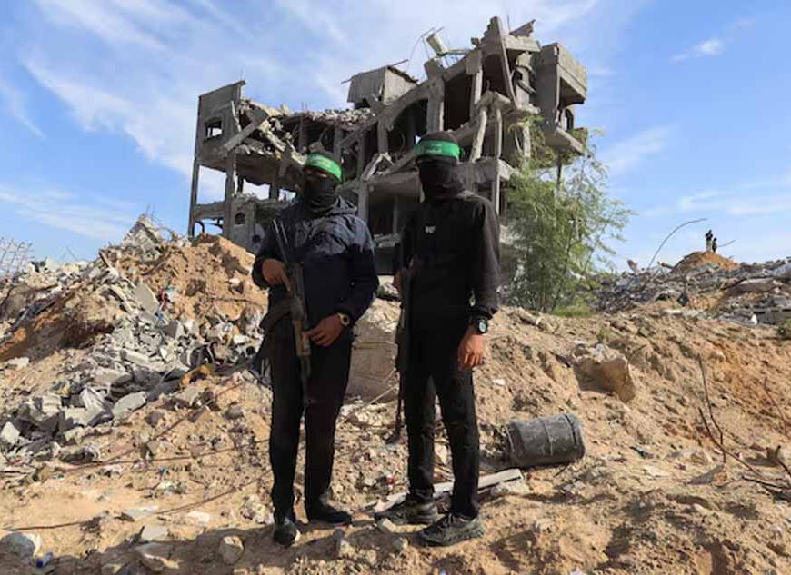 हमास का बड़ा फैसला: हथियार छोड़ने को तैयार, अब इज़रायल की शर्तों पर टिकी निगाहें