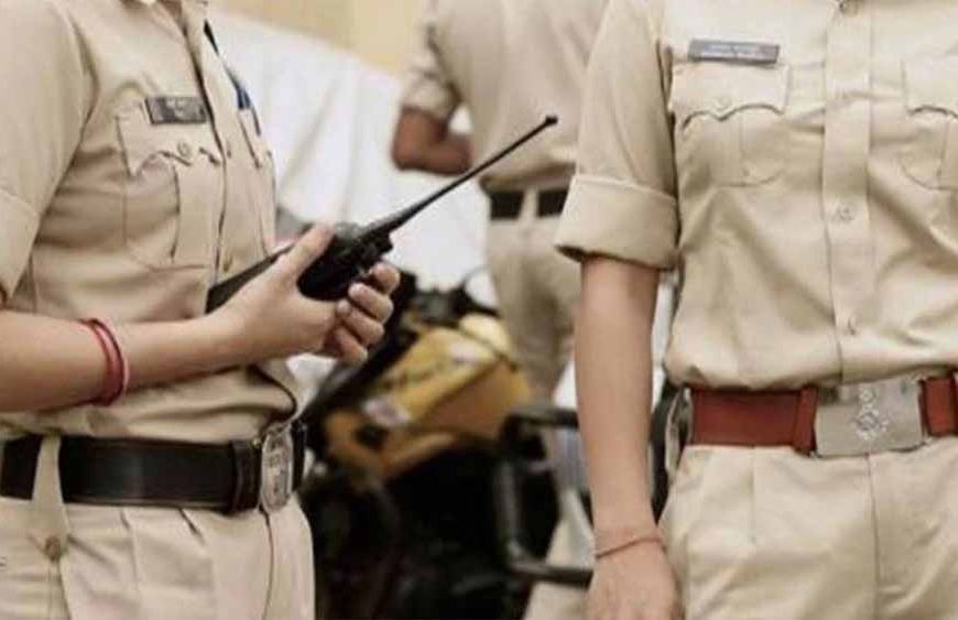 ड्यूटी पर इंस्टाग्राम रील में खोया कांस्टेबल, अचानक पहुंचे भोपाल कमिश्नर, तत्काल ठोका ₹500 का चालान