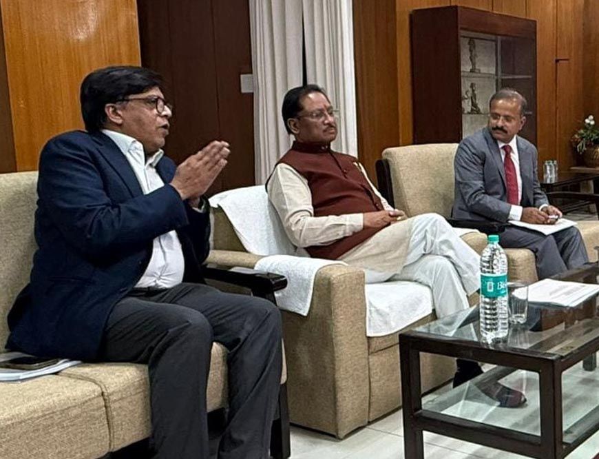 रायपुर : मुख्यमंत्री  विष्णु देव साय ने मध्यप्रदेश में नई सिंचाई तकनीक 'प्रेशर इरिगेशन नेटवर्क' की प्रस्तुति का किया अवलोकन