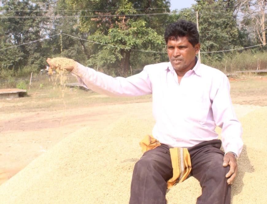रायपुर : धान बिक्री से मिले पैसों से किसान जगतराम चौहान करेंगे बेटे की शादी