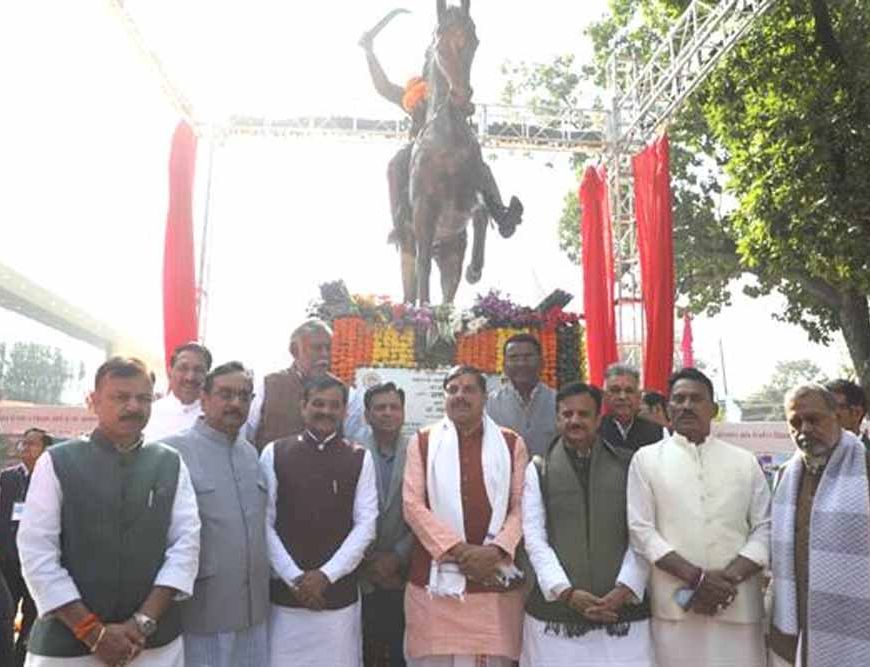 मुख्यमंत्री डॉ. यादव ने महाराजा छत्रसाल और सरदार पटेल की प्रतिमा का अनावरण किया