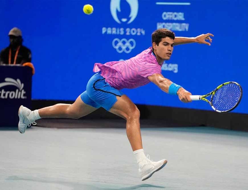 कार्लोस अल्काराज ने मियामी में प्रदर्शनी मैच में बिखेरा जलवा