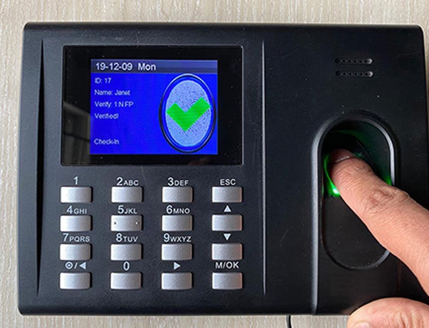 सूरजपुर : कलेक्ट्रेट में 01 जनवरी से बायोमेट्रिक डिवाइस से अधिकारियों, कर्मचारियों का लगेगा अटेंडेंस