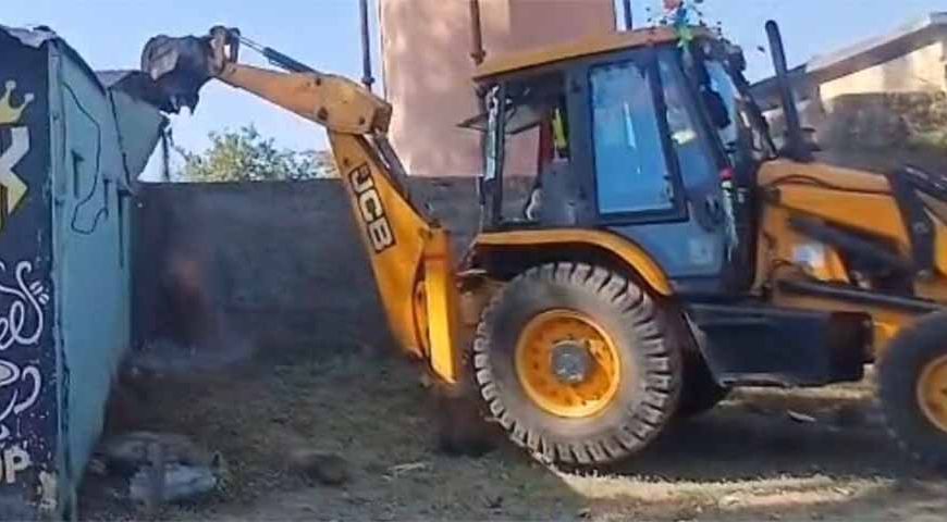 खंडवा में पूरे गांव को ‘वक्फ प्रॉपर्टी’ बताने का दावा खारिज, प्रशासन का बुलडोजर चला