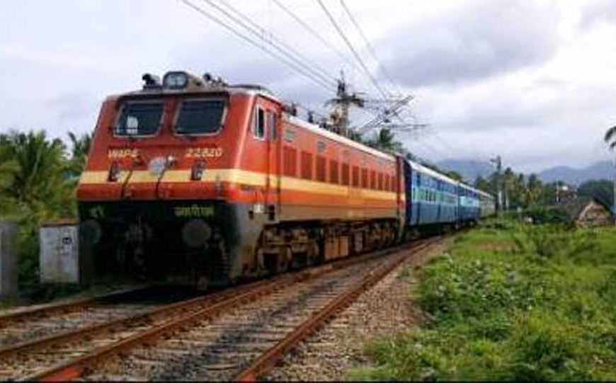 सुरक्षा को प्राथमिकता देते हुए, भारतीय रेलवे ने आरओबी/आरयूबी निर्माण को बढ़ाकर तीन गुना किया
