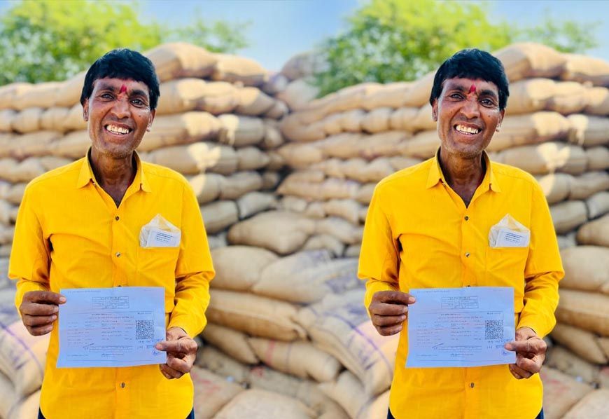 रायपुर : धान खरीदी केंद्र में सुगम और पारदर्शी व्यवस्था से किसान आसानी से बेच रहे धान