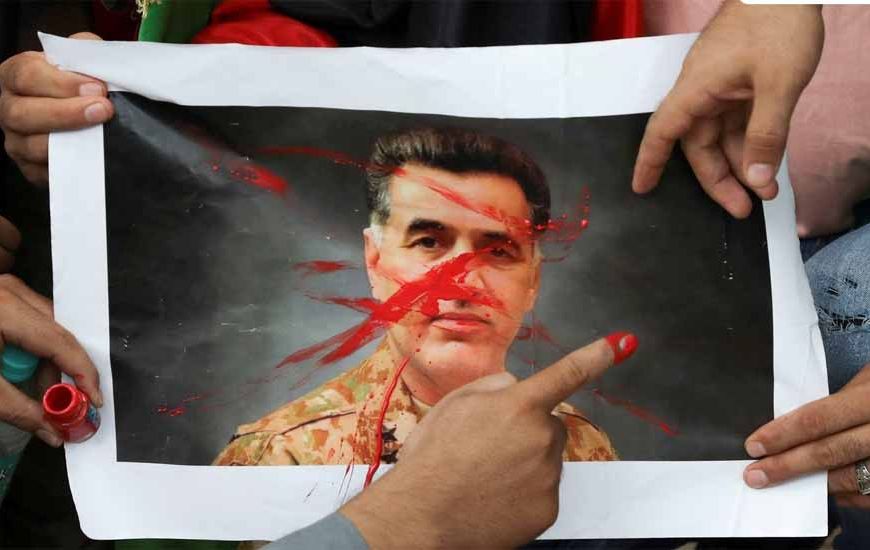 इमरान के राज़दार जनरल फैज़ हमीद को 14 साल की सज़ा—पाकिस्तान में सत्ता का बड़ा झटका?