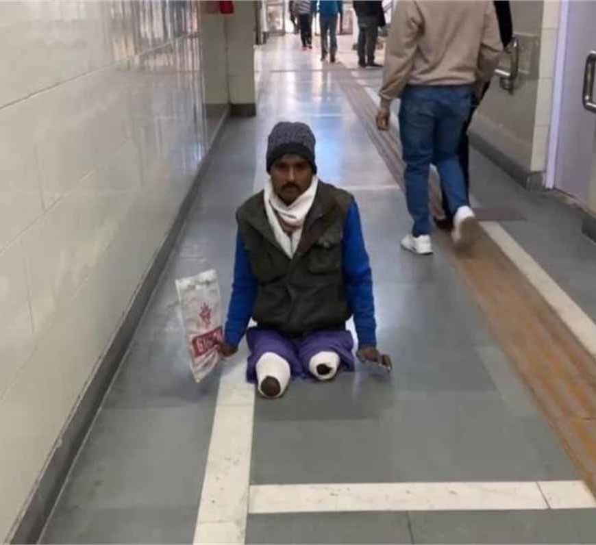 कटे दोनों पैर, भीषण ठंड… पेंशन के लिए दफ्तर-दफ्तर भटकने को मजबूर विकलांग