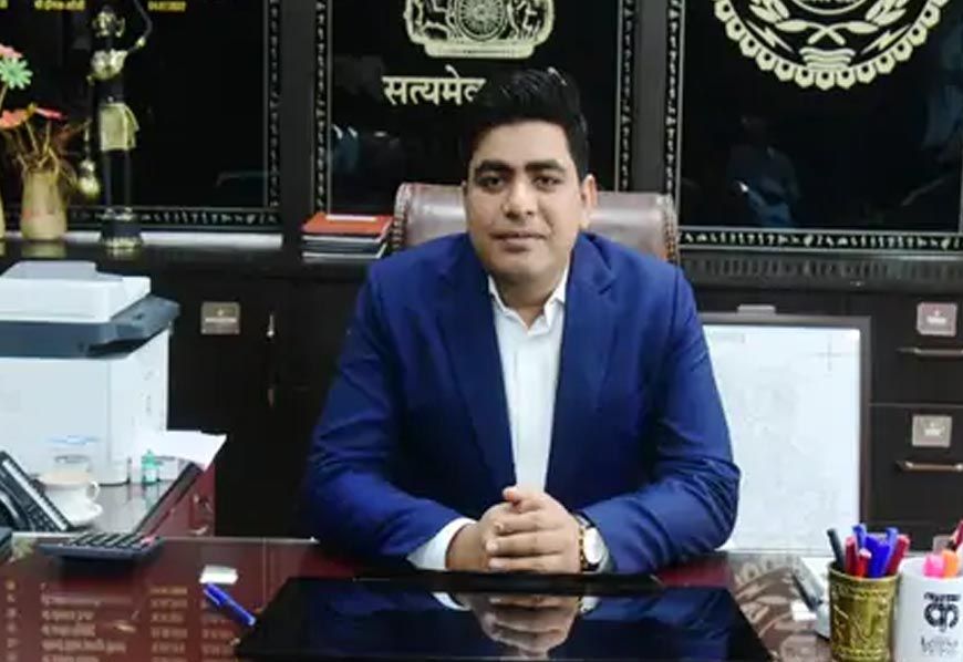 दंतेवाड़ा : कलेक्टर दुदावत ने नहाड़ी व पोटाली के ग्रामों का किया निरीक्षण
