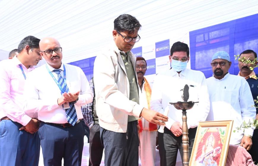 रायपुर : वित्तमंत्री श्री चौधरी ने स्मार्ट क्लासरूम एवं आधुनिक लाइब्रेरी का किया लोकार्पण