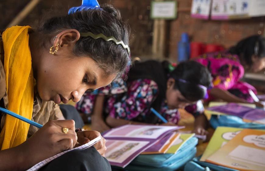 सीएम योगी की प्रेरणा से कस्टम ज्वेलरी उद्यम ने बदली ग्रामीण महिलाओं की जिंदगी