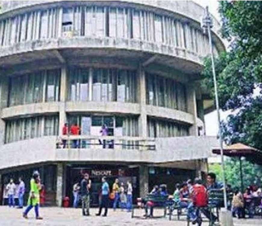 पंजाब यूनिवर्सिटी की परीक्षा में बड़ी गड़बड़ी: गलत पेपर देकर मचा हड़कंप, 3 घंटे बाद खुला राज!