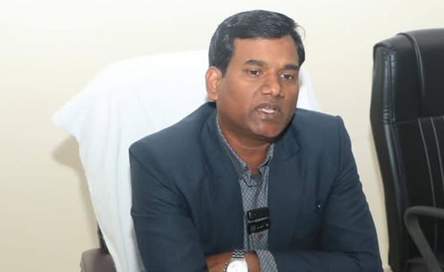 सूरजपुर : समग्र शिक्षा एवं पीएमश्री निर्माण कार्य की समीक्षा संपन्न, सीईओ ने लापरवाह एजेंसी को दी सख्त चेतावनी