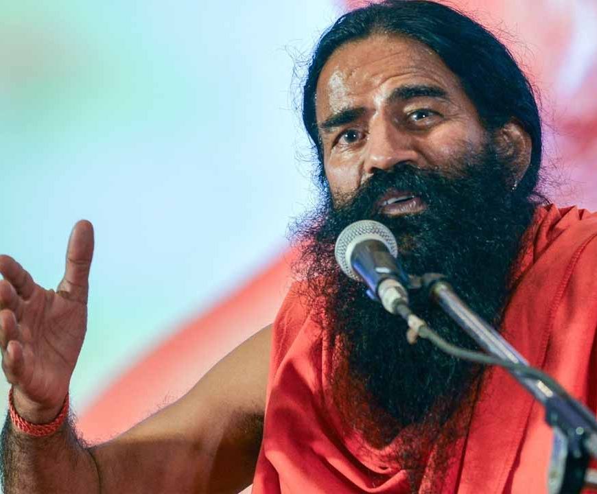 पर्दे डाल लो, एयर प्यूरीफायर अमीरों का चोचला— दिल्ली के प्रदूषण पर योगगुरु रामदेव का बयान