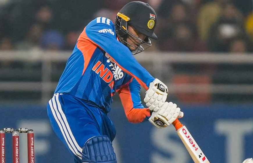 टी20 में छक्कों का तूफान: अभिषेक शर्मा ने रचा इतिहास, सबसे तेज 300 सिक्स लगाने वाले भारतीय बने