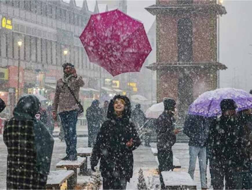 जम्मू-कश्मीर में बदलेगा मौसम का मिजाज, झमाझम बारिश के साथ बर्फबारी की संभावना