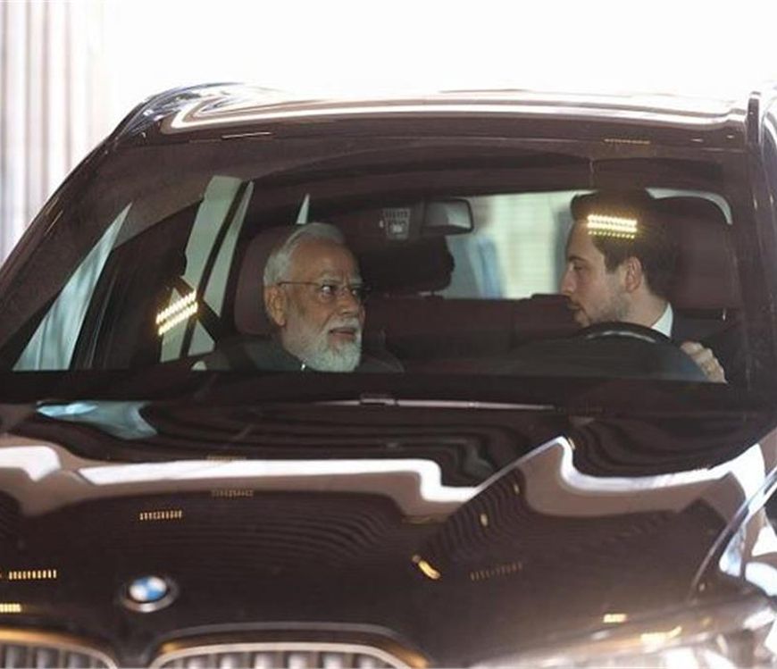 भारत–जॉर्डन दोस्ती का खास पल: युवराज अल हुसैन ने खुद ड्राइव कर पीएम मोदी को म्यूज़ियम तक पहुंचाया, वीडियो वायरल