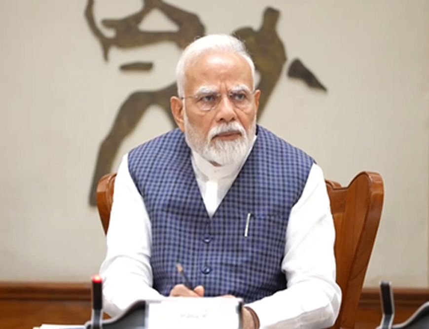 कोहरे का कहर: आमने-सामने भिड़ीं 7 बसें सहित 10 गाड़ियां, 13 लोगों की मौत, पीएम मोदी ने जताया शोक