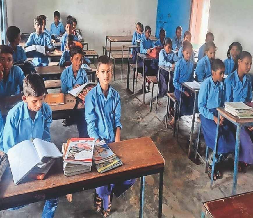 स्कूलों में स्थानीय भाषाओं के समावेश के साथ 49 पुस्तकों का प्रकाशन