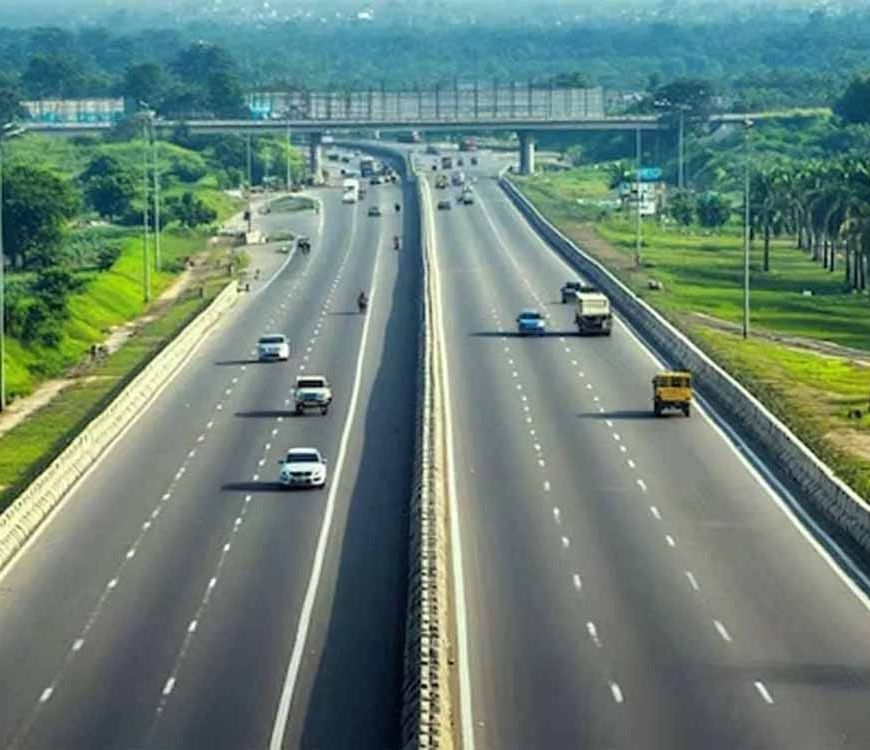 दिल्ली से देहरादून सिर्फ 2 घंटे में! इस तारीख से चालू होगा एक्सप्रेसवे, गडकरी ने दी बड़ी खुशखबरी