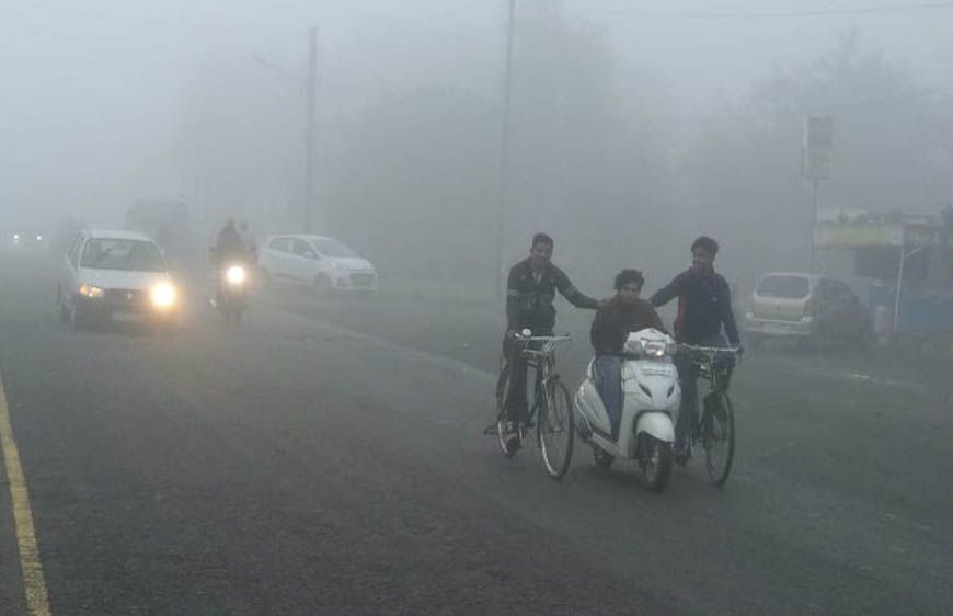 मध्य प्रदेश में कड़ाके की सर्दी, न्यूनतम तापमान 5°C के आसपास, कोहरे से यातायात प्रभावित