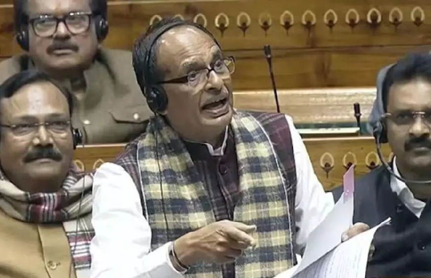लोकसभा में पास हुआ 'जी राम जी' बिल, सदन में फाड़ी गई कॉपी, चर्चा कल तक स्थगित