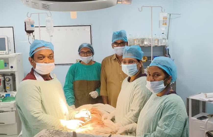 बुरहानपुर में डॉक्टरों का मिरेकल: 57 वर्षीय महिला के पेट से 8 किलो का ट्यूमर निकाला