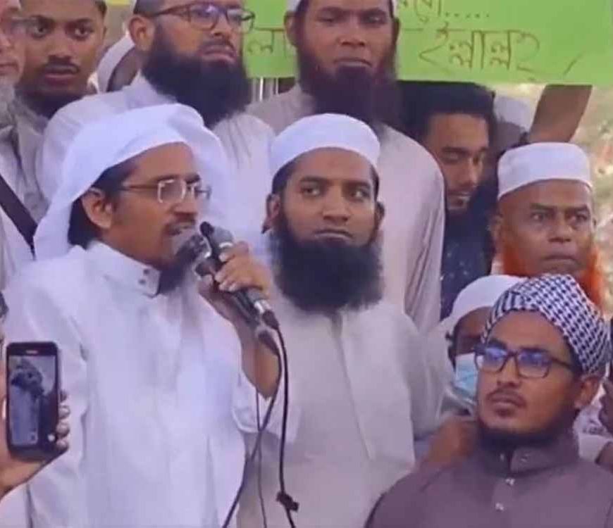 बांग्लादेश किसके कंट्रोल में? आतंकी हारून इजहार का दावा—मंदिरों और हिंदुओं की करेंगे ‘रक्षा’, याचिका खारिज
