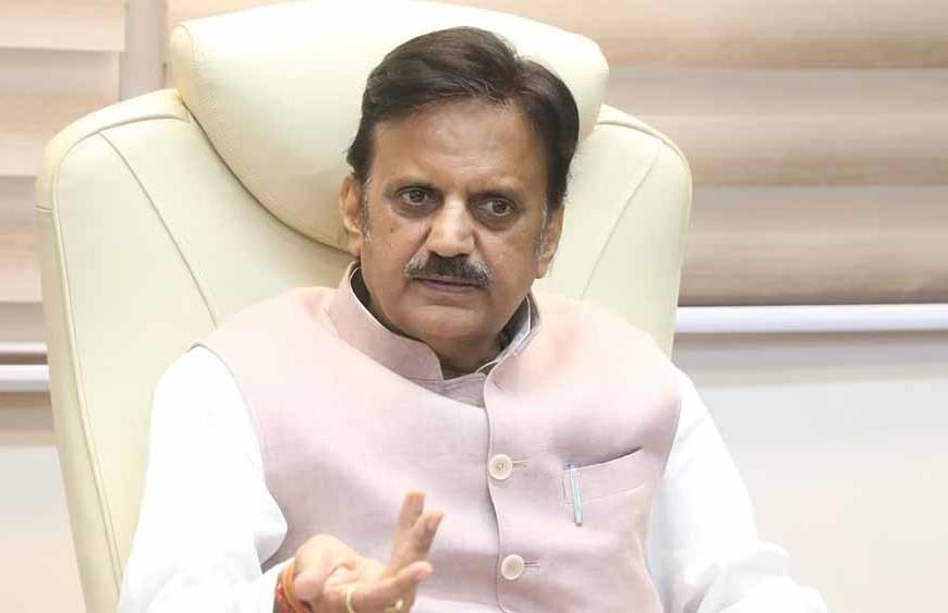 शिक्षा और संस्कार के साथ बच्चों में आत्मविश्वास जगाना हमारी जिम्मेदारी : उप मुख्यमंत्री शुक्ल