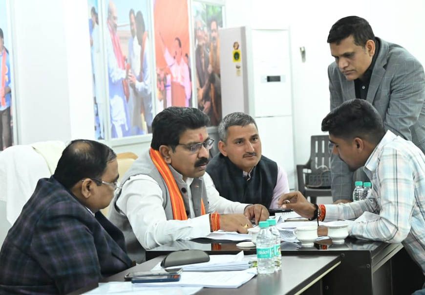 रायपुर : आरक्षक भर्ती प्रक्रिया में पारदर्शिता के लिए शासन पूरी तरह प्रतिबद्ध - उपमुख्यमंत्री विजय शर्मा