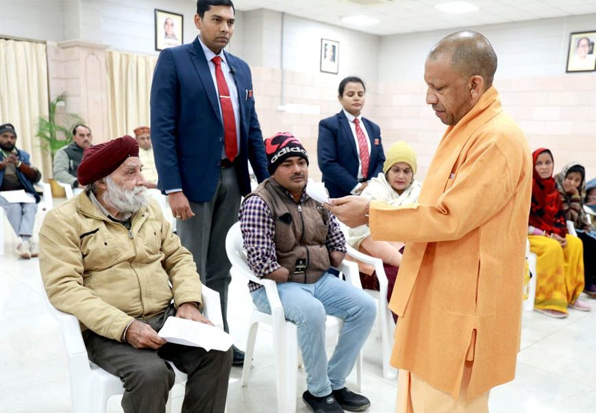 जनता दर्शन : ठंड में आने वाले फरियादियों के लिए रैनबसेरे में रुकने की कराएं व्यवस्था