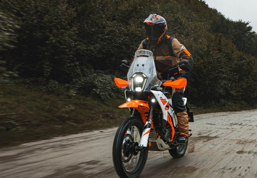 नई KTM 390 Adventure R जनवरी 2026 में होगी लॉन्च, जानें क्या हैं इसके खास फीचर्स