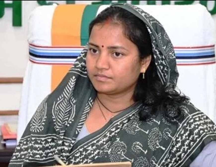 जनहित सर्वाेपरि: मंत्री लक्ष्मी राजवाड़े मौके पर ही कराया लंबित समस्या का समाधान