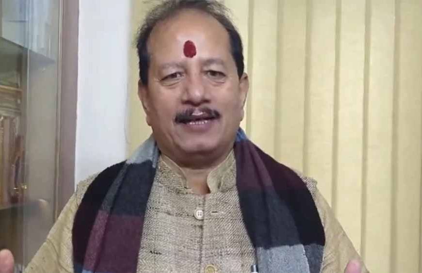 गड़बड़ी करने वाले राजस्व कर्मियों पर सख्ती: बर्खास्तगी के साथ संपत्ति जब्ती का आदेश, विजय सिन्हा का अल्टीमेटम