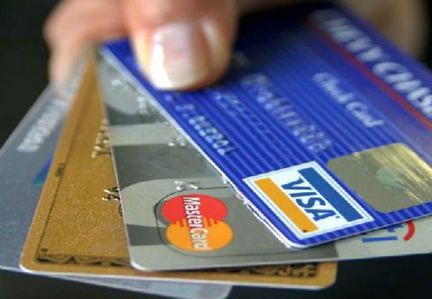 क्रेडिट कार्ड नियम में बड़ा बदलाव: जनवरी 2026 से रिवॉर्ड और चार्ज में होंगे नए बदलाव