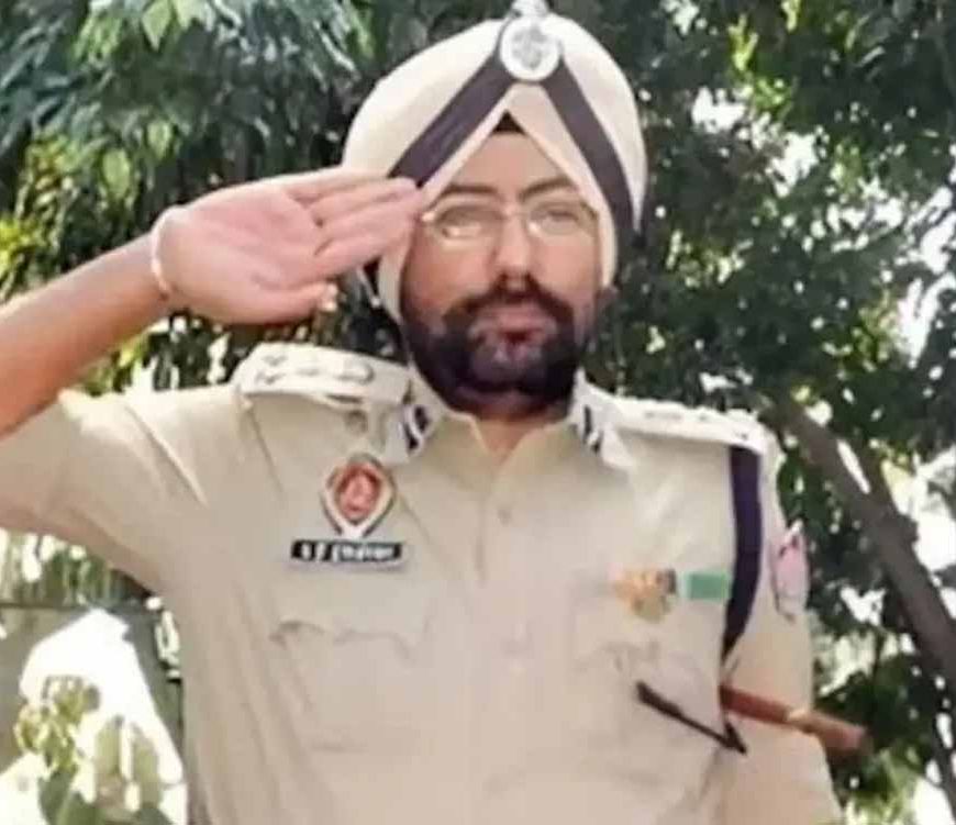 8 करोड़ से ज्यादा की धोखाधड़ी में फंसे पंजाब के पूर्व IPS, खुद को गोली मारकर की आत्महत्या