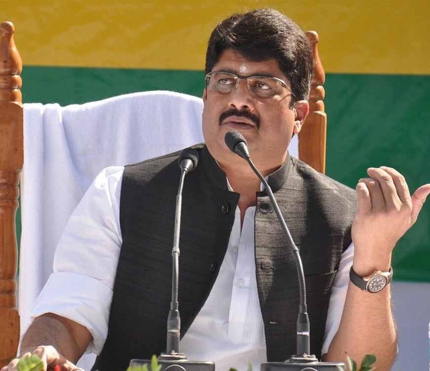 वंदे मातरम पर खड़े नहीं हुए, लॉबी में छिपे रहे कुछ लोग — CCTV में सब रिकॉर्ड है: राजा भैया