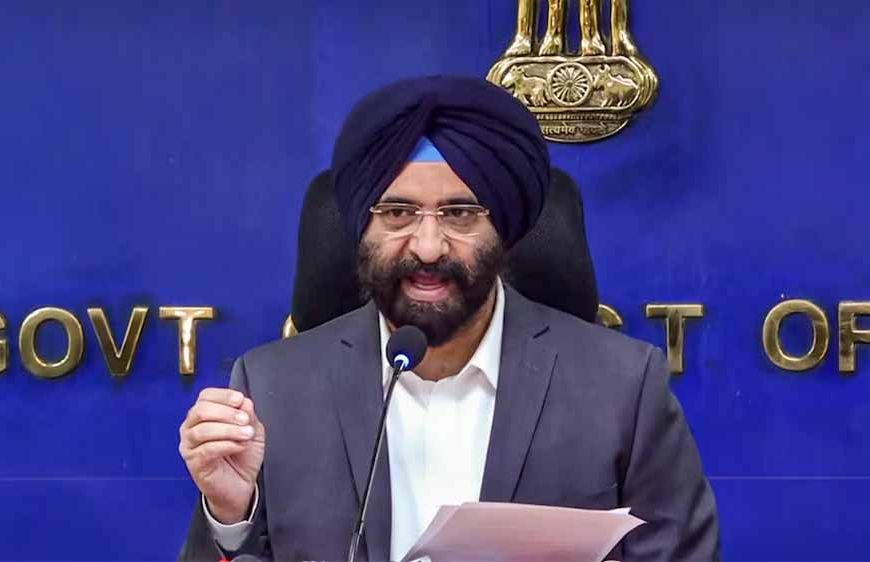 प्रदूषण पर दिल्ली सरकार का बड़ा वार: 800 फैक्ट्रियां सील, बिना PUCC पेट्रोल पर रोक