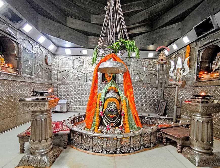 महाकाल मंदिर में 31 दिसंबर को ऑफलाइन भस्म आरती बुकिंग बंद, नए साल पर होंगे दर्शन