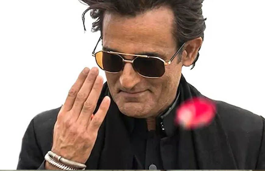 धुरंधर की सक्सेस के बाद अक्षय खन्ना ने बढ़ाई फीस, क्या विवाद के बाद छोड़ा दृश्यम 3?