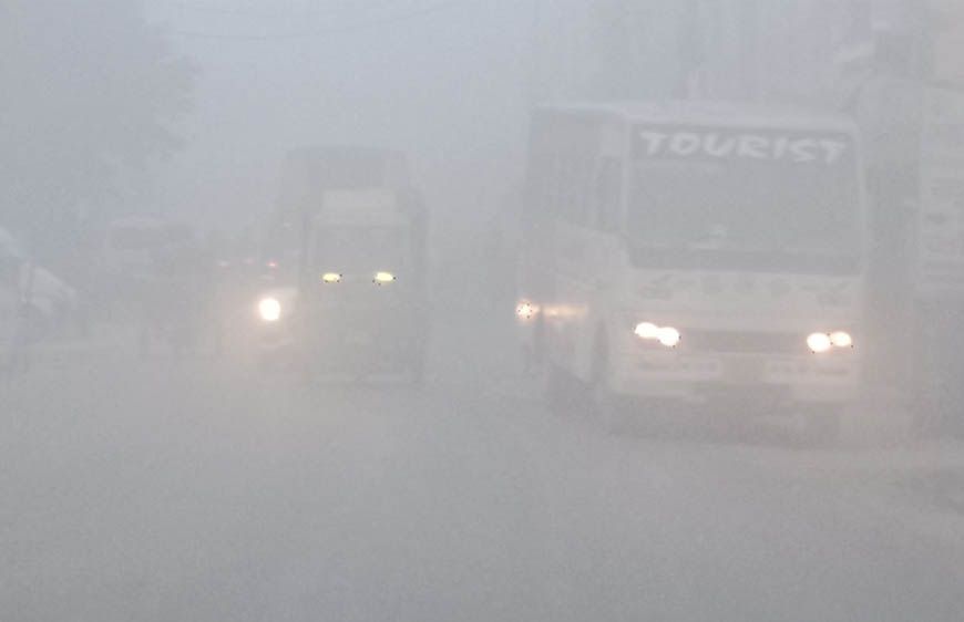 योगी सरकार यात्रियों की सुरक्षा के लिए सतर्क, ठंड में सुरक्षित बस संचालन के निर्देश