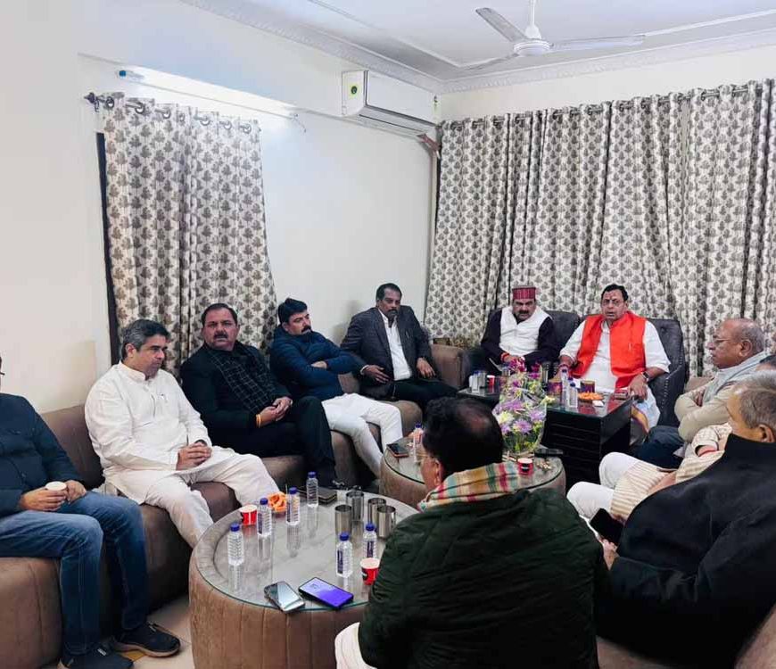 राजपूत बैठक के बाद अब ब्राह्मण विधायक एक्टिव, यूपी भाजपा में तस्वीरों से सियासी हलचल तेज़