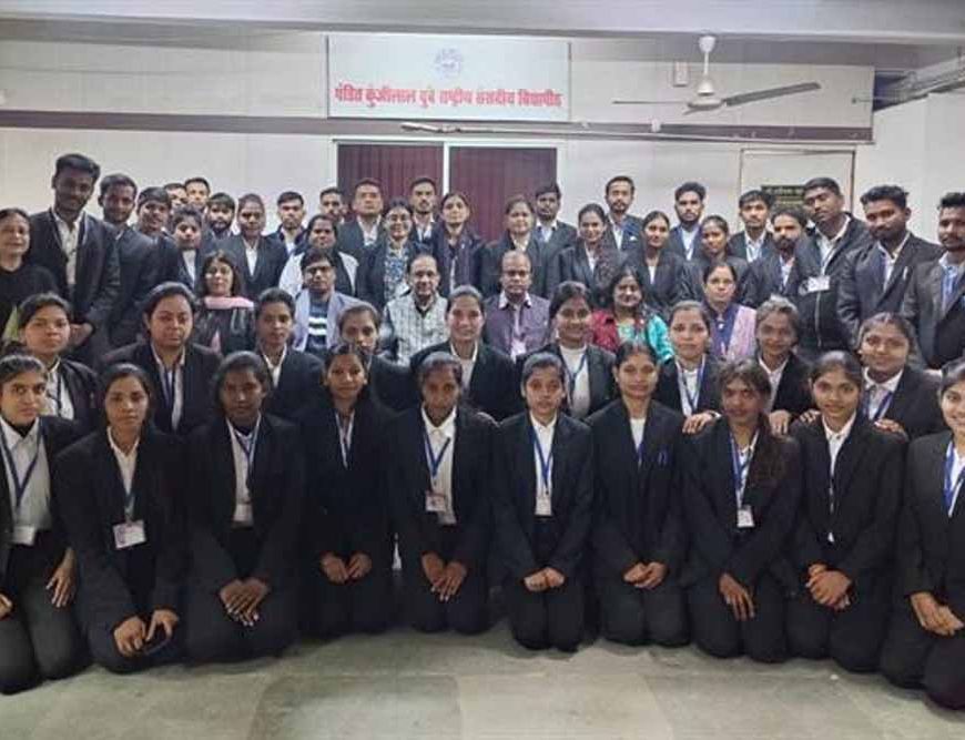 नर्मदापुरम के विद्यार्थियों ने विधानसभा की कार्य-प्रणाली को समझा
