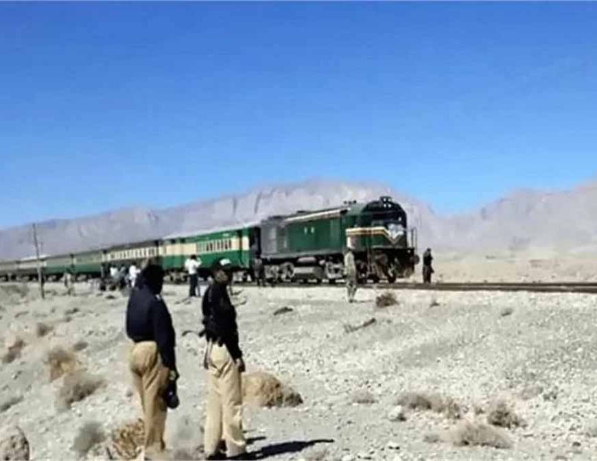 पाकिस्तान में जाफर एक्सप्रेस पर फिर आतंकी हमला! रेलवे ट्रैक उड़ाया, सैकड़ों यात्रियों की जान बची