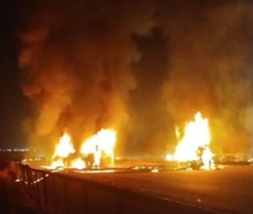 कर्नाटक में सड़क हादसा: लॉरी और बस की टक्कर, आग लगने से 9 लोगों की दर्दनाक मौत