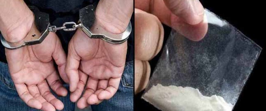 ड्रग्स माफियाओं पर पुलिस का बड़ा एक्शन, 500 ग्राम चरस, 12 लाख कैश और हथियार जब्त