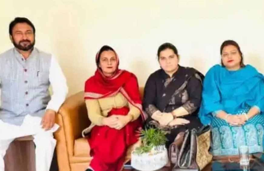 चंडीगढ़ मेयर चुनाव से पहले AAP को तगड़ा झटका, दो पार्षदों ने थामा भाजपा का दामन